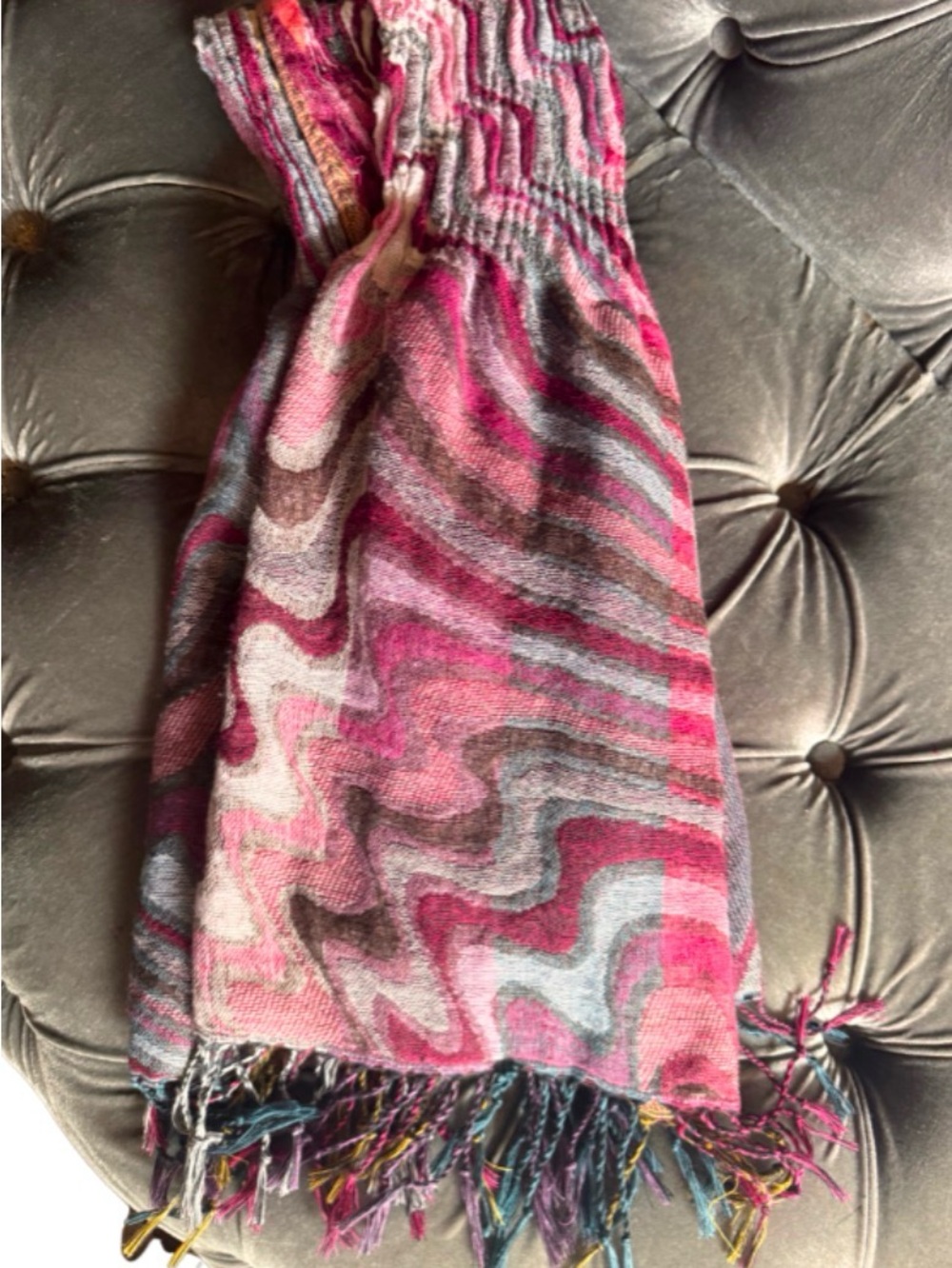 Vintage Boho Sinched scarf or Wrap - Picture 4 of 4